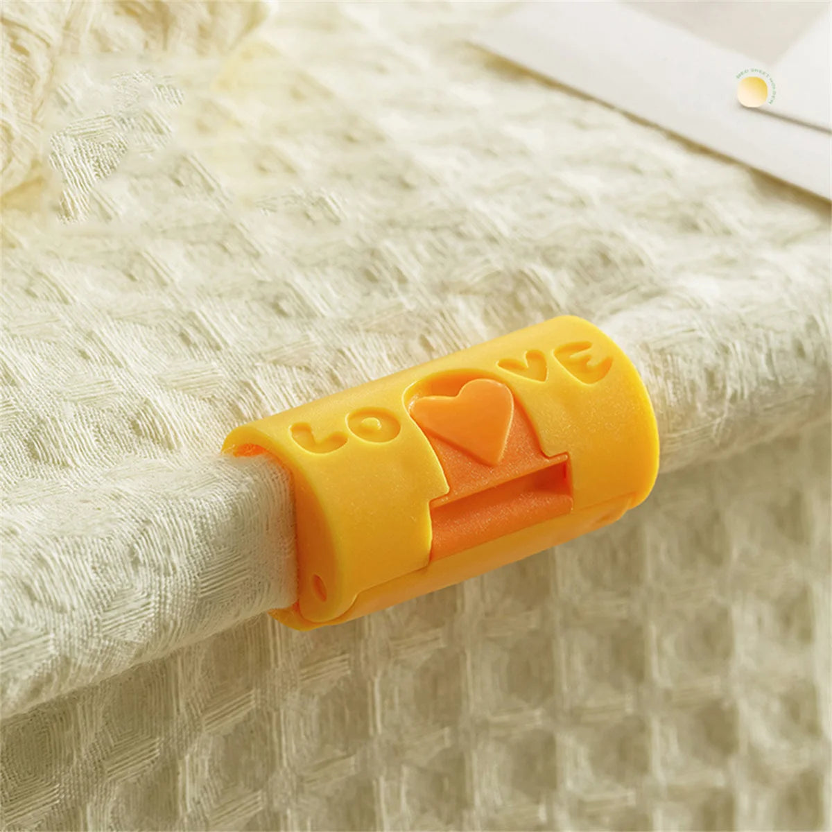 Needle-free Non-slip Mattress Holder
