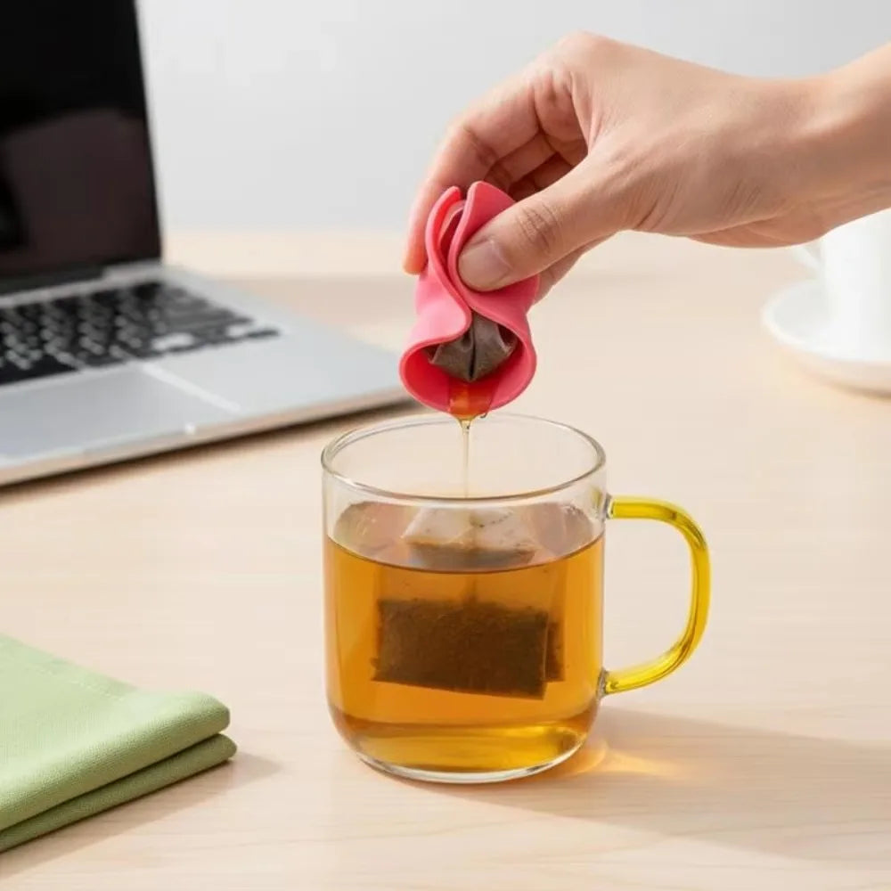 2-in-1 Silicone Mug Lid & Tea Bag Holder