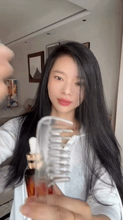Scalp Nourishing Oil Applicator Comb