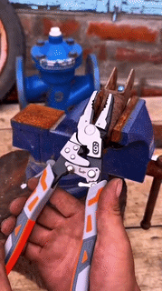 Multifunctional Self Locking Plier