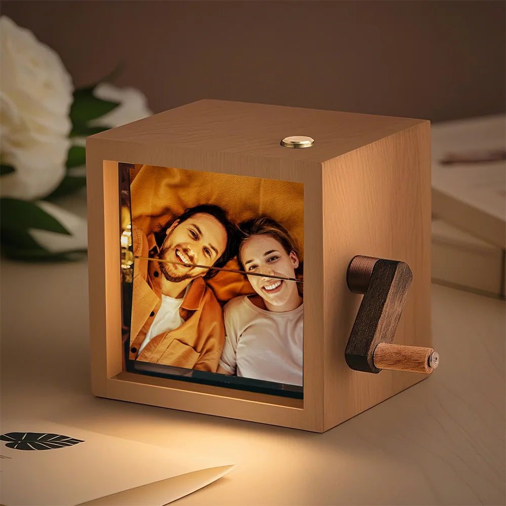 Hand-Cranked Photo Flipbook Box