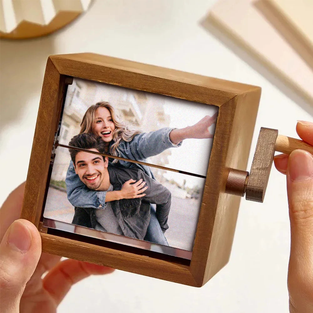 Hand-Cranked Photo Flipbook Box