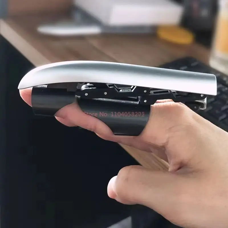 Retractable Finger Claw