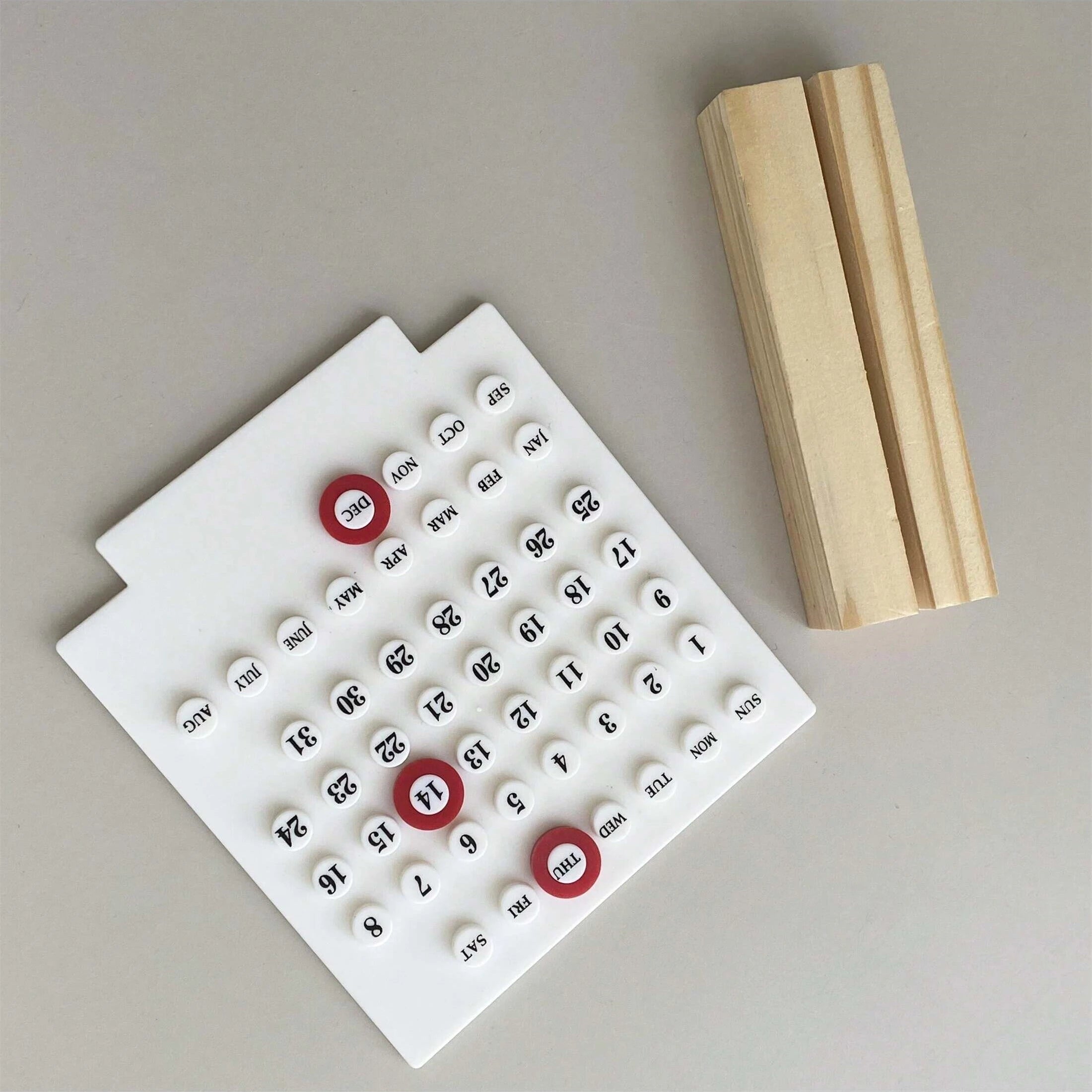 DIY Mini Desktop Calendar