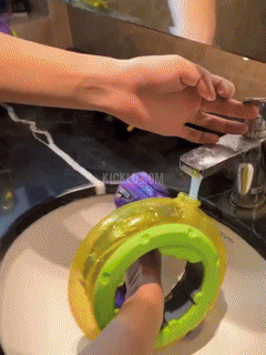 Electric Wrist Ring Water Gun Blaster